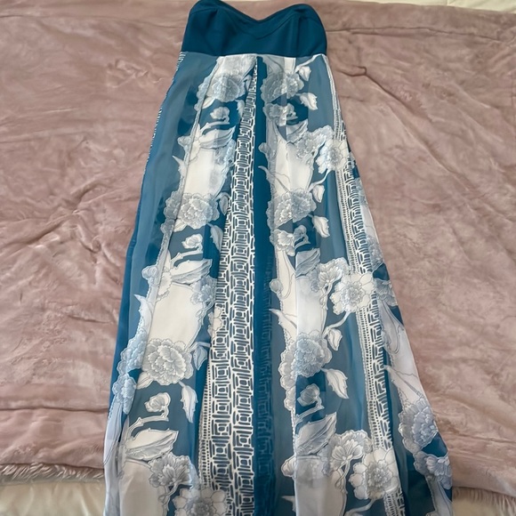 Layered maxi dress with teal and white designs - Picture 2 of 7